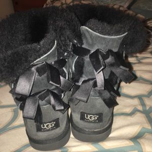 Black bow uggs